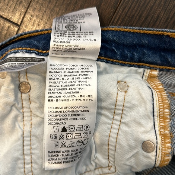 Levi’s 501 Raw Hem Jeans - Picture 3 of 4